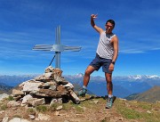 47 In vetta al Monte Masoni (2663 m) con vista verso le Alpi Retiche